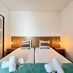 Ocean View Iii By Homing 阿尔布费拉